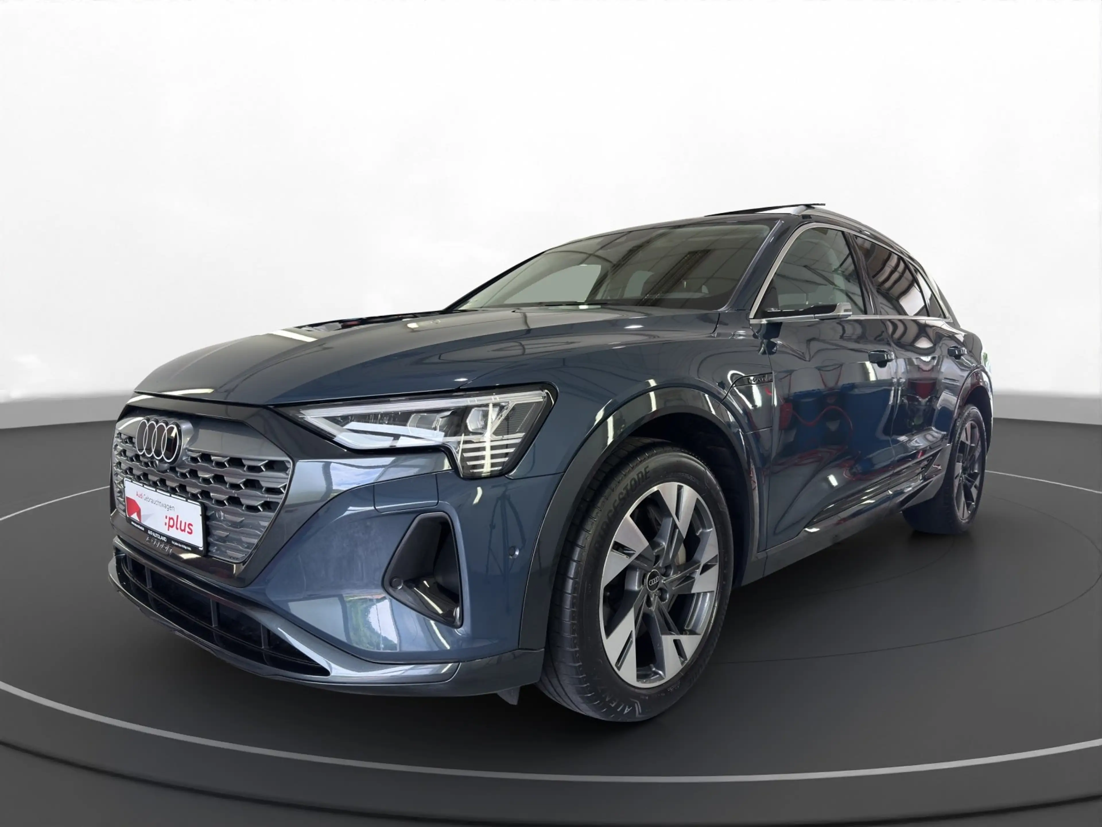 Audi Q8 e-tron 55 quattro advanced | AHK | LED — photo 2