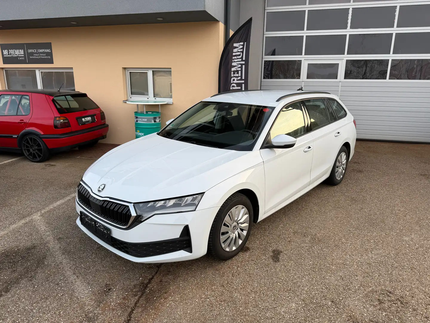 Skoda Octavia 2.0 TDI 85 kW Essence *LED*VIRTUAL*AHK* Weiß - 1