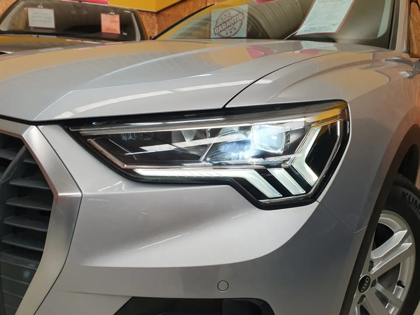 Audi Q3 35 TDI 150CV S-TRONIC Plateado - 2