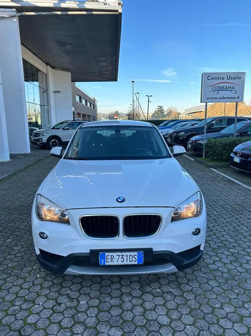 BMW X1 sDrive18d Blanc - 1