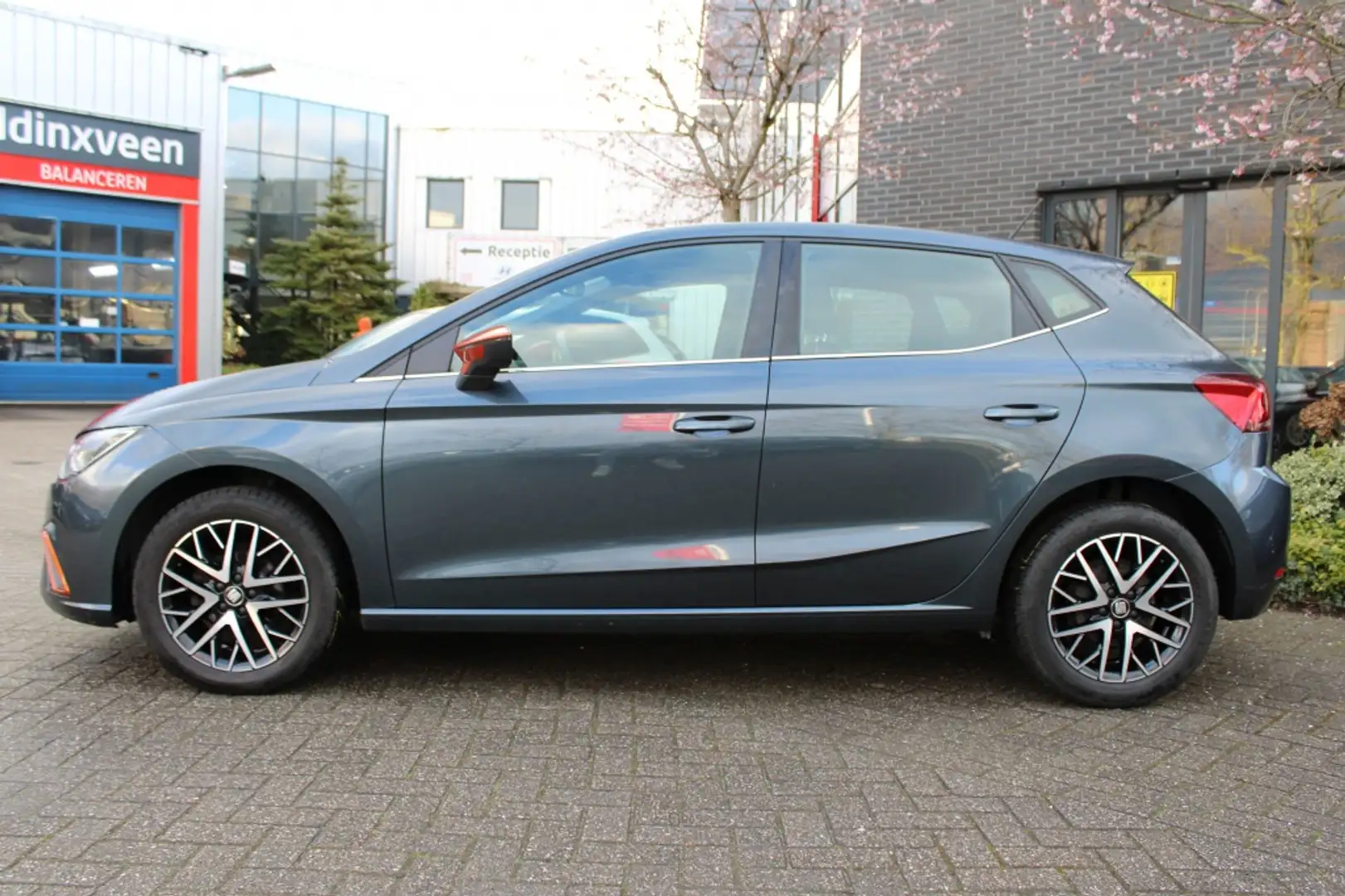 SEAT Ibiza 1.0 TSI BEATS Virtual/Navi/16"/Cam/Carplay "RIJKLA Grijs - 2