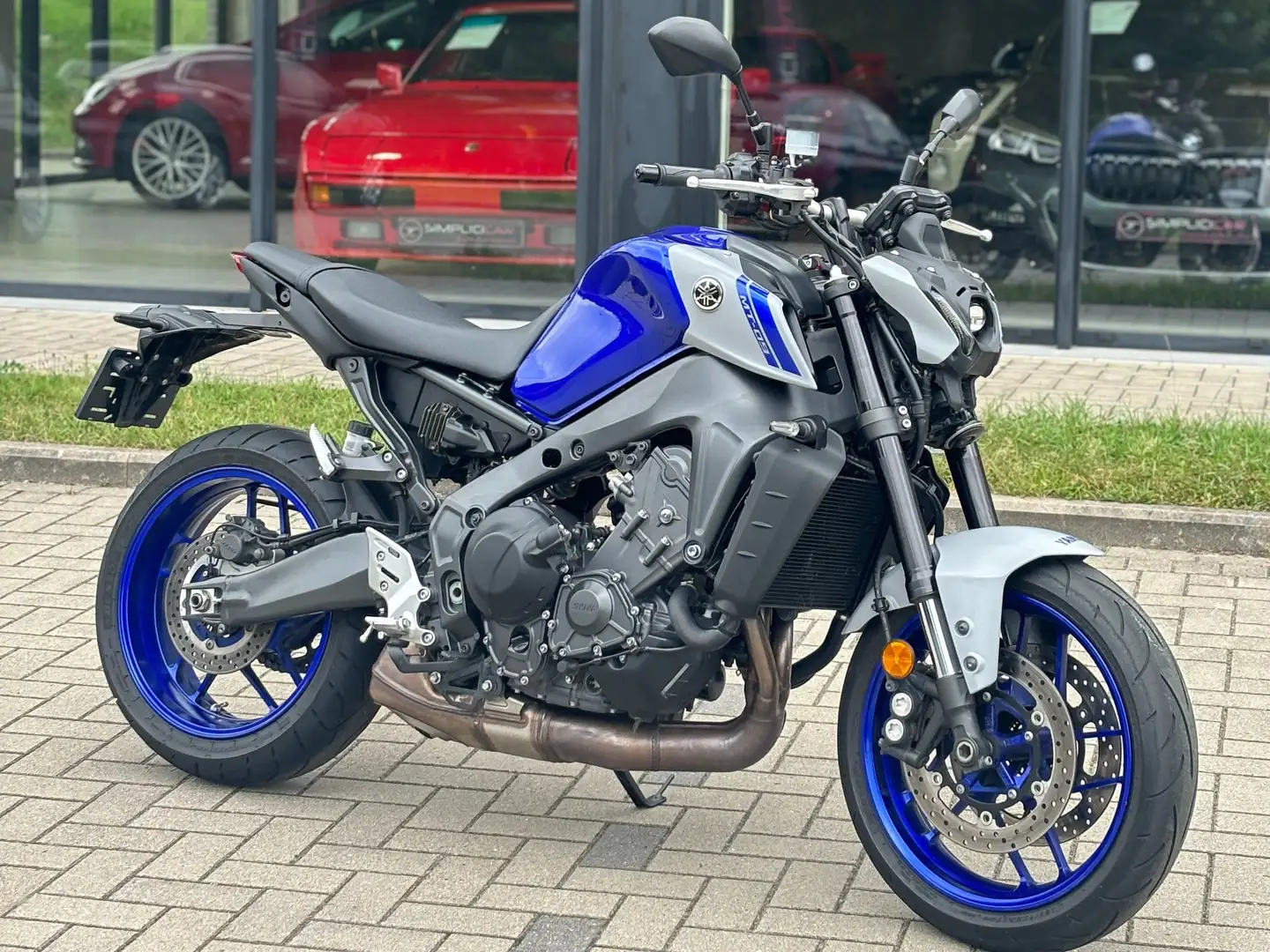 Yamaha MT-09 Bleu - 1