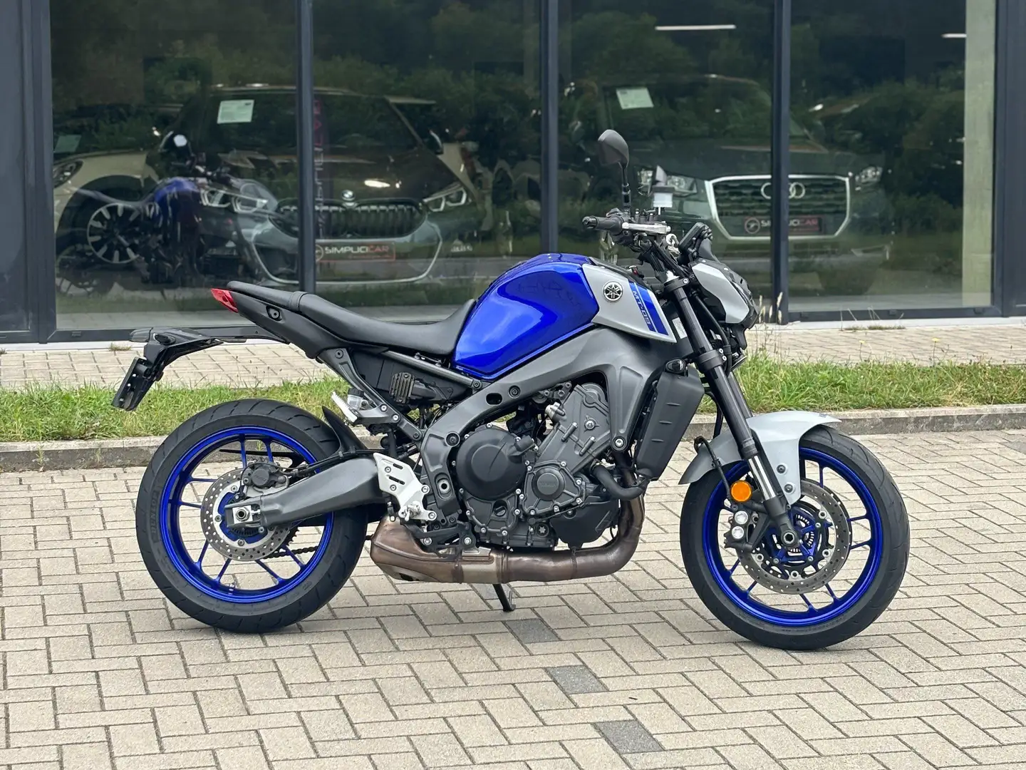 Yamaha MT-09 Bleu - 2