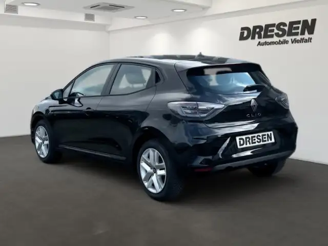 Renault Clio view 4