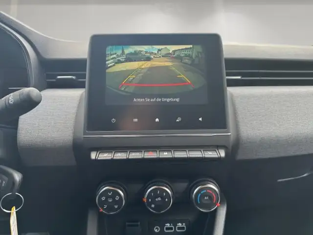 Renault Clio view 9