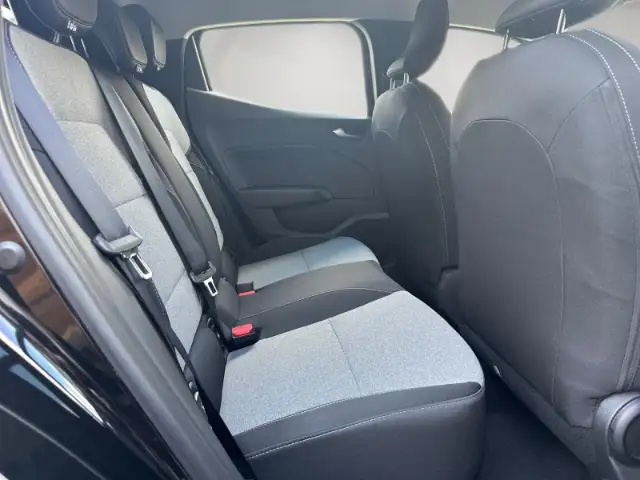 Renault Clio view 13