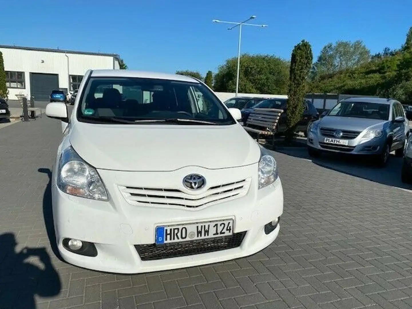 Toyota Verso Executive Weiß - 2