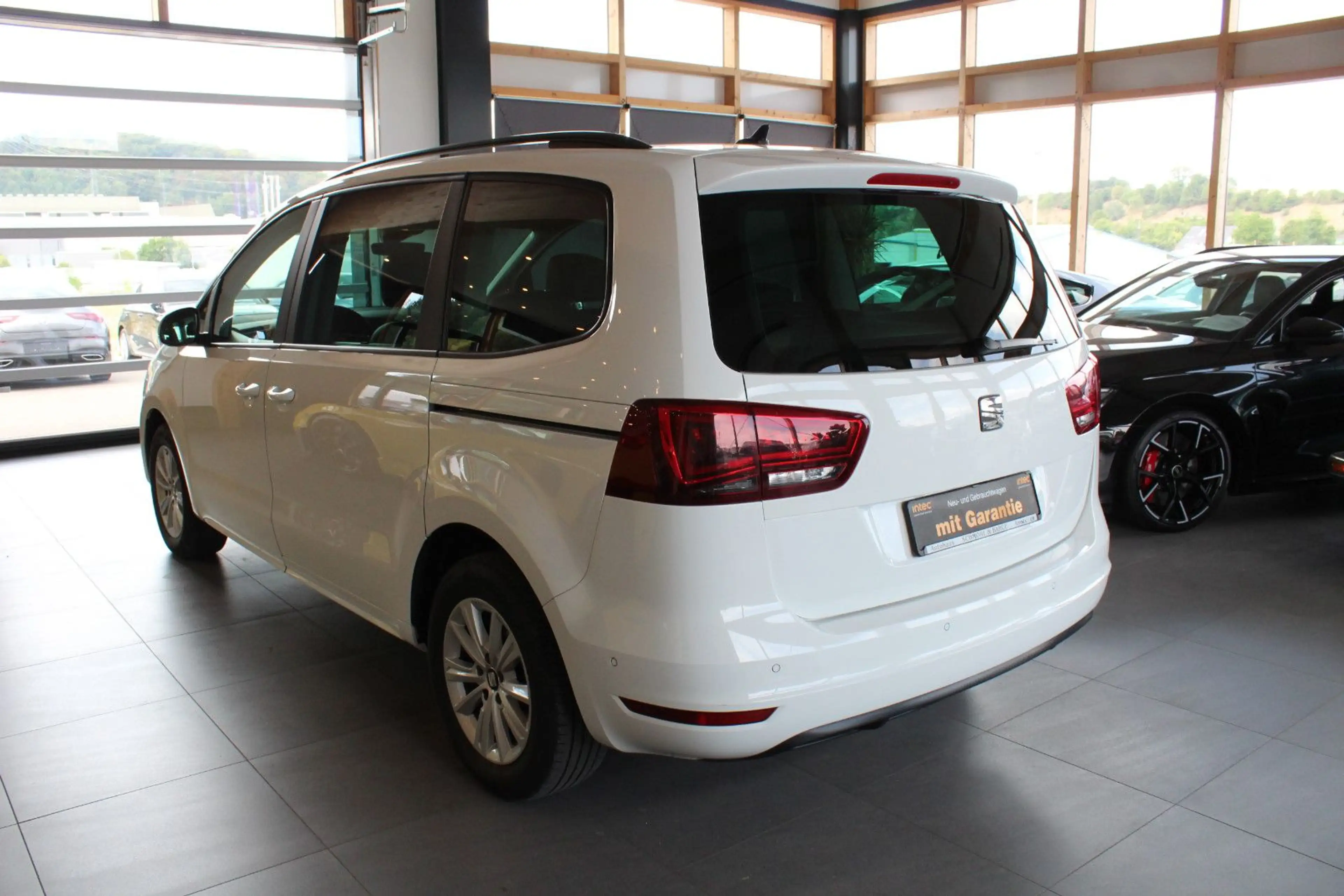 SEAT Alhambra 2.0 TDI DSG Style*7.Si*NAVI*AHK*KAMERA* — photo 6