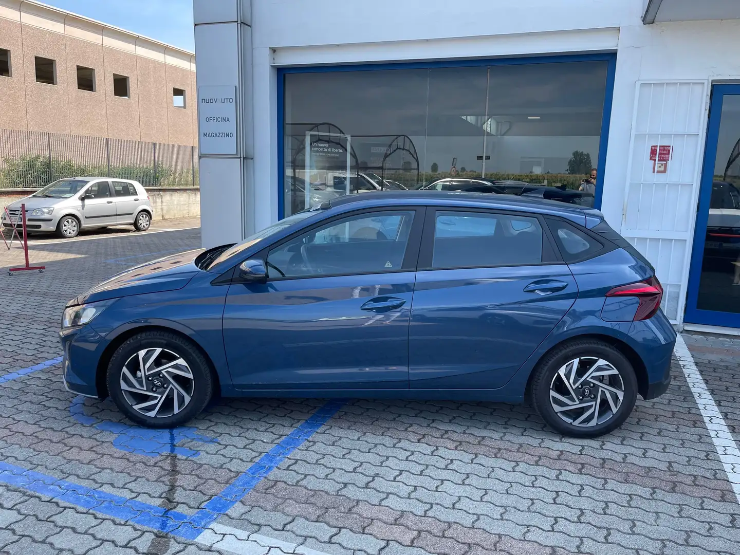 Hyundai i20 1.2 Connectline Gar. Hyundai 03/2030 Blu/Azzurro - 2