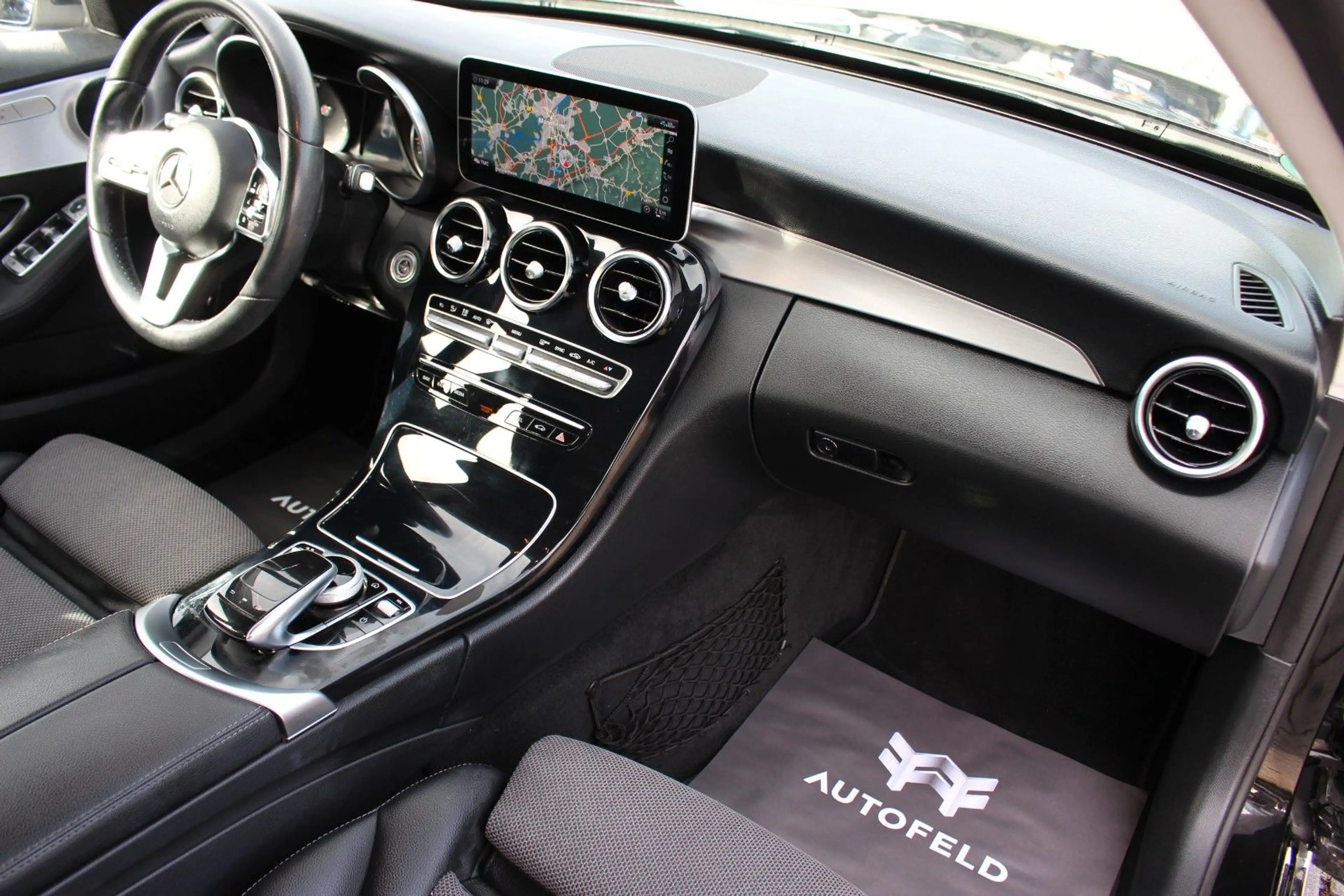 Mercedes-Benz C 200 Avantgarde/VOLLSHEFT/CARPLAY/RCAM/NAVI — photo 14