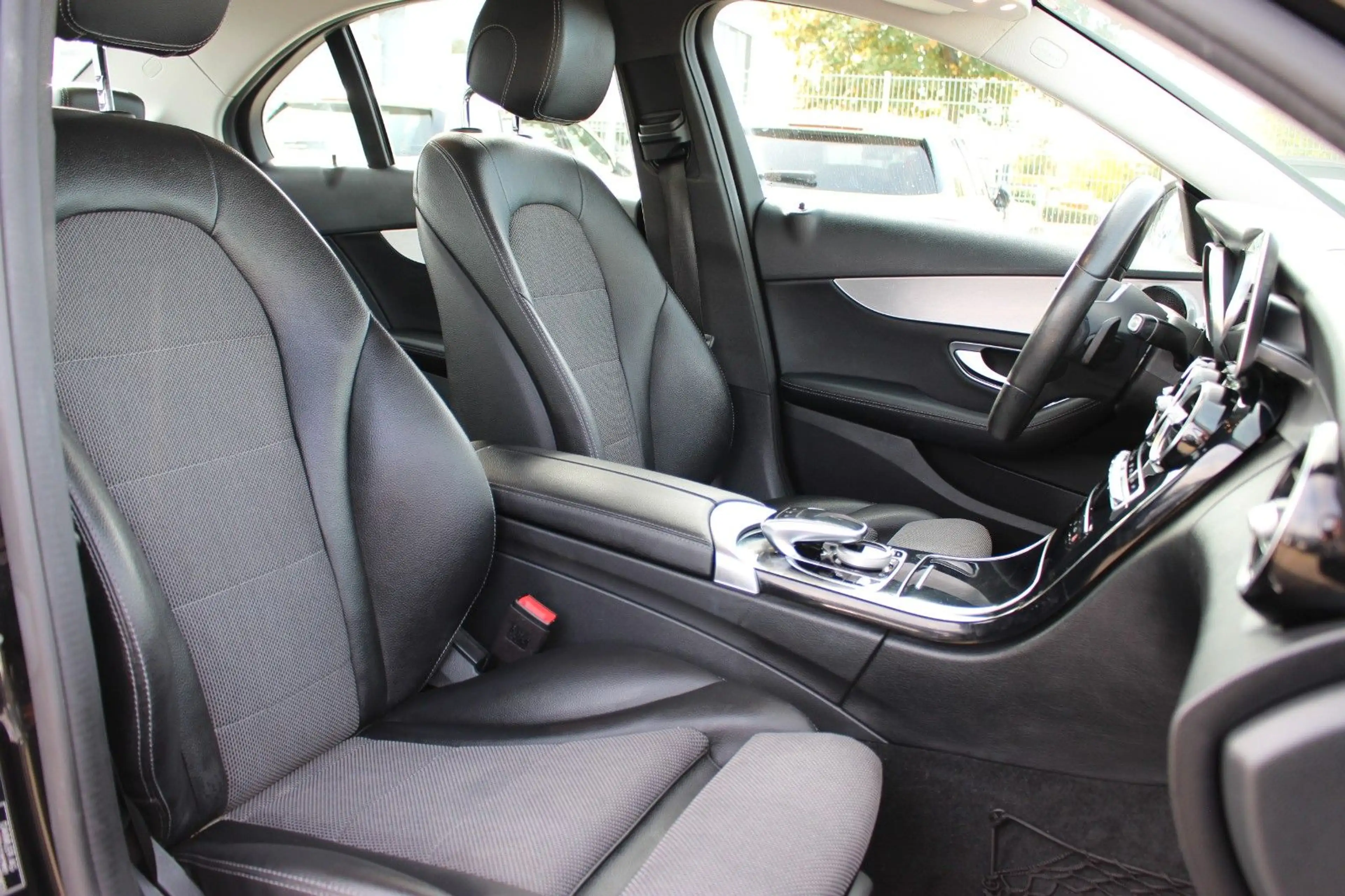 Mercedes-Benz C 200 Avantgarde/VOLLSHEFT/CARPLAY/RCAM/NAVI — photo 15