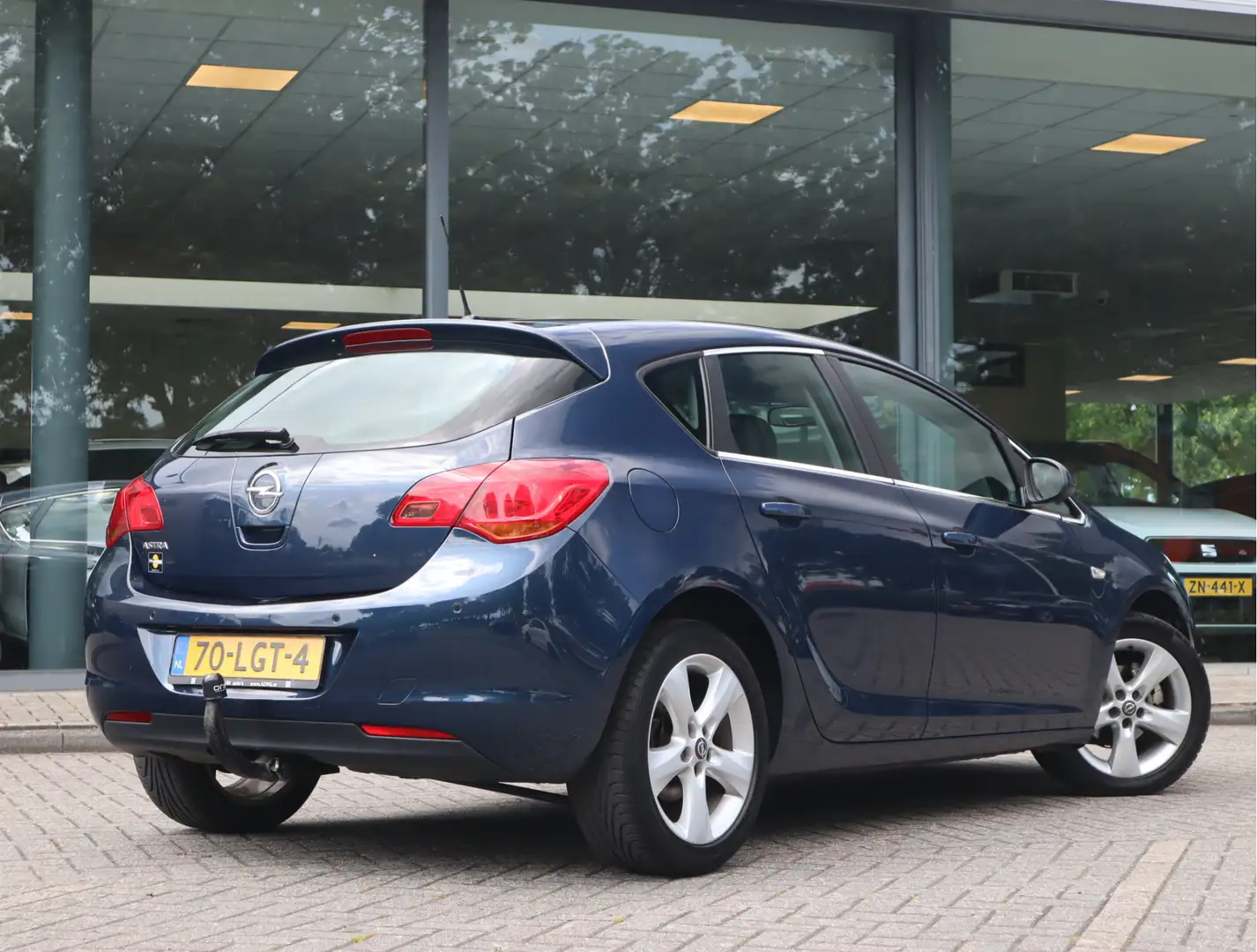 Opel Astra 1.6 Edition Automaat Blauw - 2