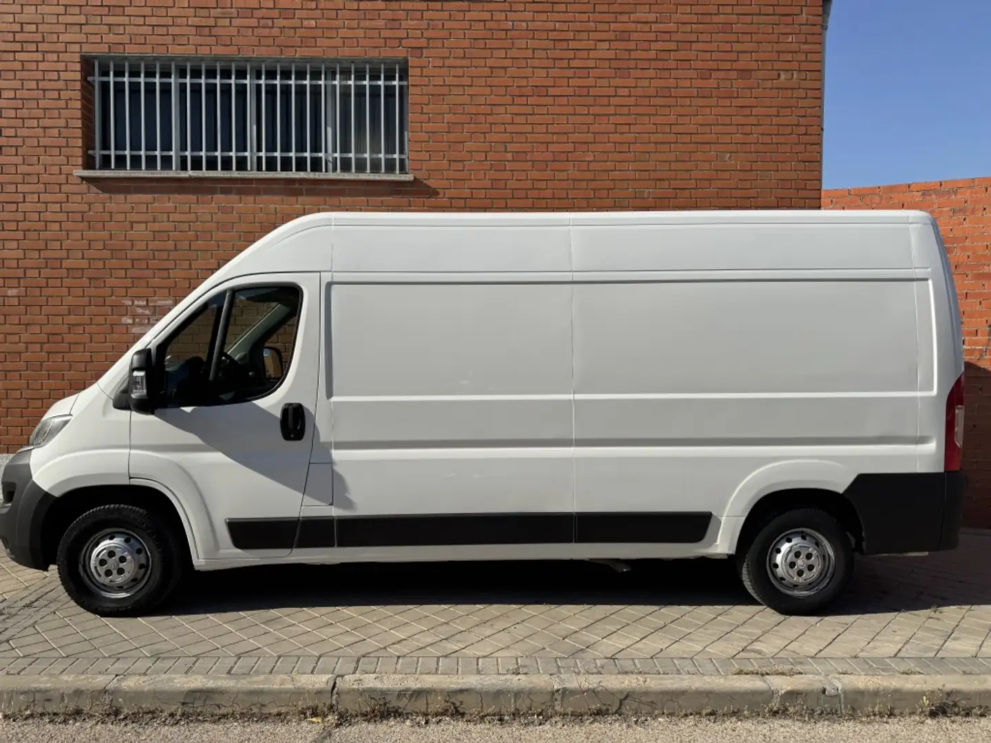 Citroen Jumper Fg. 2.0BlueHDi 35 L3H2 130 Blanc - 2
