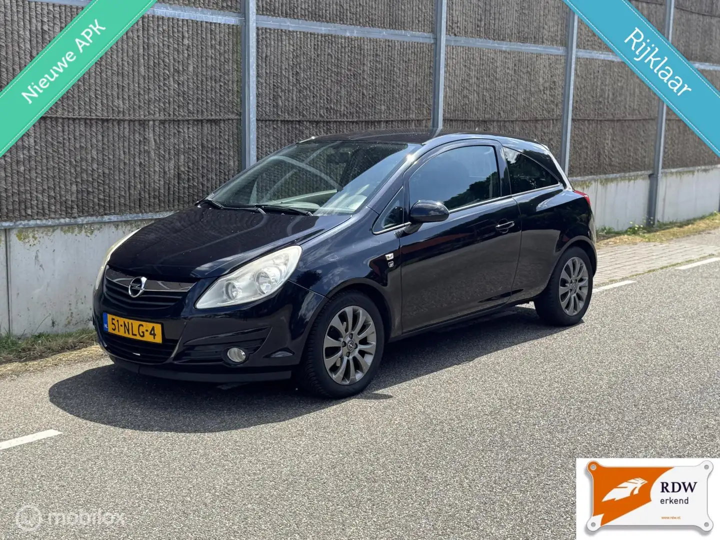 Opel Corsa 1.4-16V 111 EDITION NAP/AIRCO/NWE APK/ELEK PAKKET Noir - 1