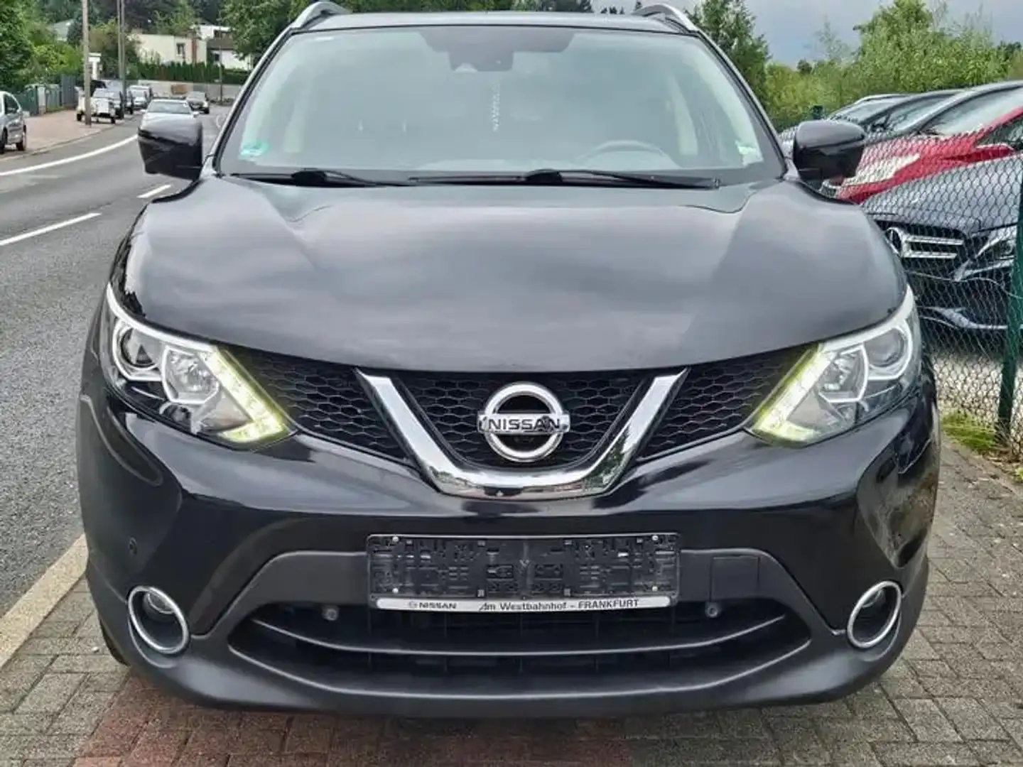 Nissan Qashqai 1.6 DIG-T Schwarz - 1