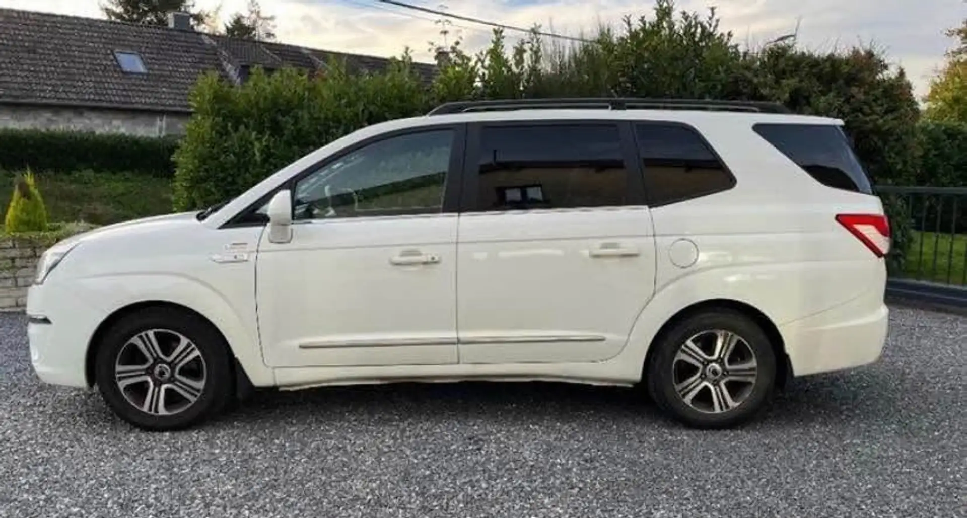 SsangYong Rodius Rodius 2.0 SV200e-XDi 4WD Quartz Fehér - 2