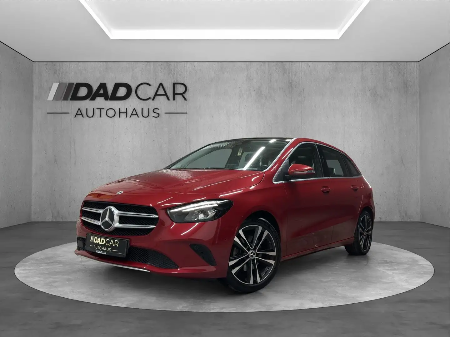 Mercedes-Benz B 200 DCT *LED*AHK*PANO*LANE*CARPLAY*DESIGNO* Rood - 1