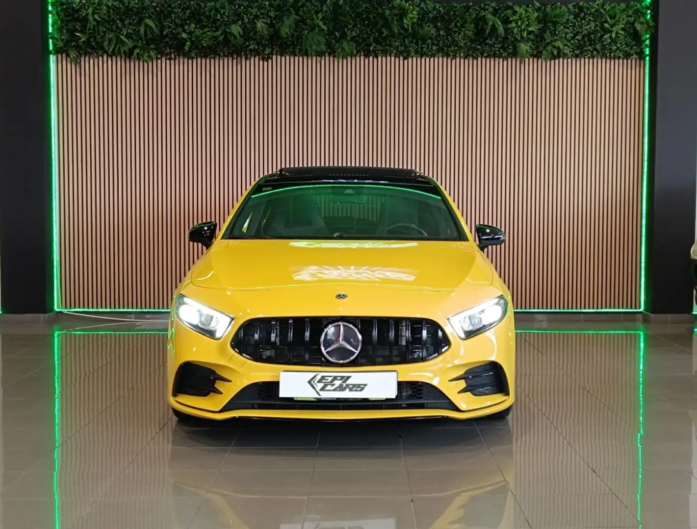Mercedes-Benz A 35 AMG 4Matic+ 7G-DCT Gelb - 2