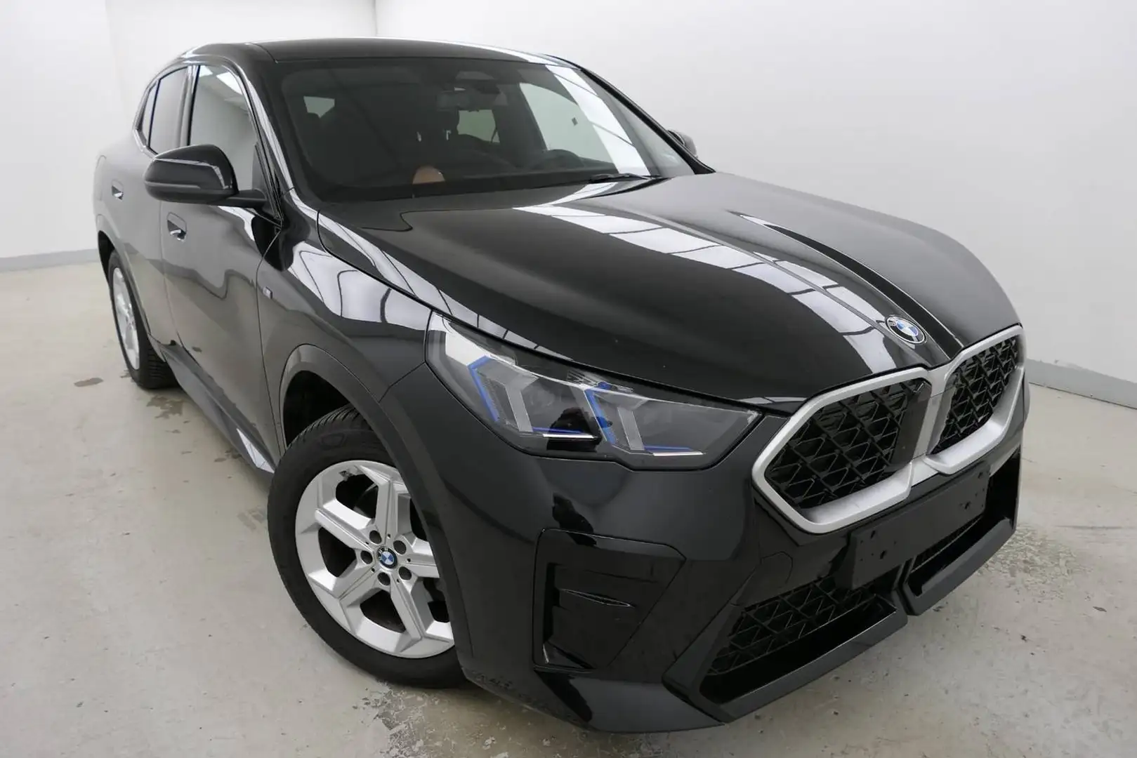 BMW X2 18d sDrive M Sport AHK/H&K/CARPLAY/ADAPTLED Schwarz - 2
