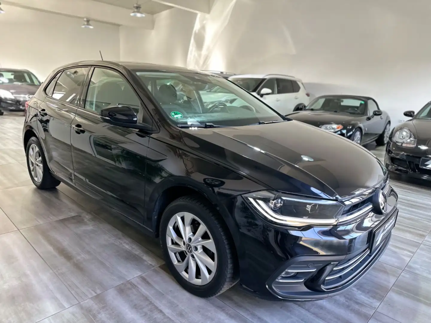 Volkswagen Polo VI Style *IQ*LED*SHZ*Digital Tacho*1. Hand* Schwarz - 2