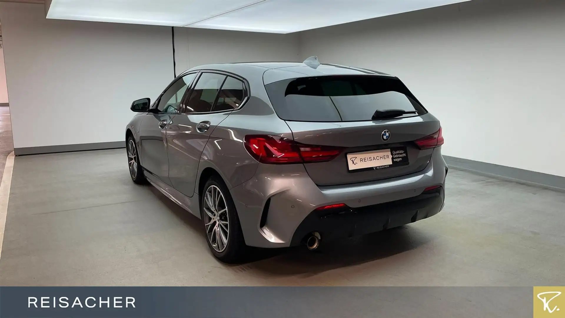 BMW 118 i A M-Sport,LiveCockPit,ParkAss,LED,AHK,Sitzh Grau - 2