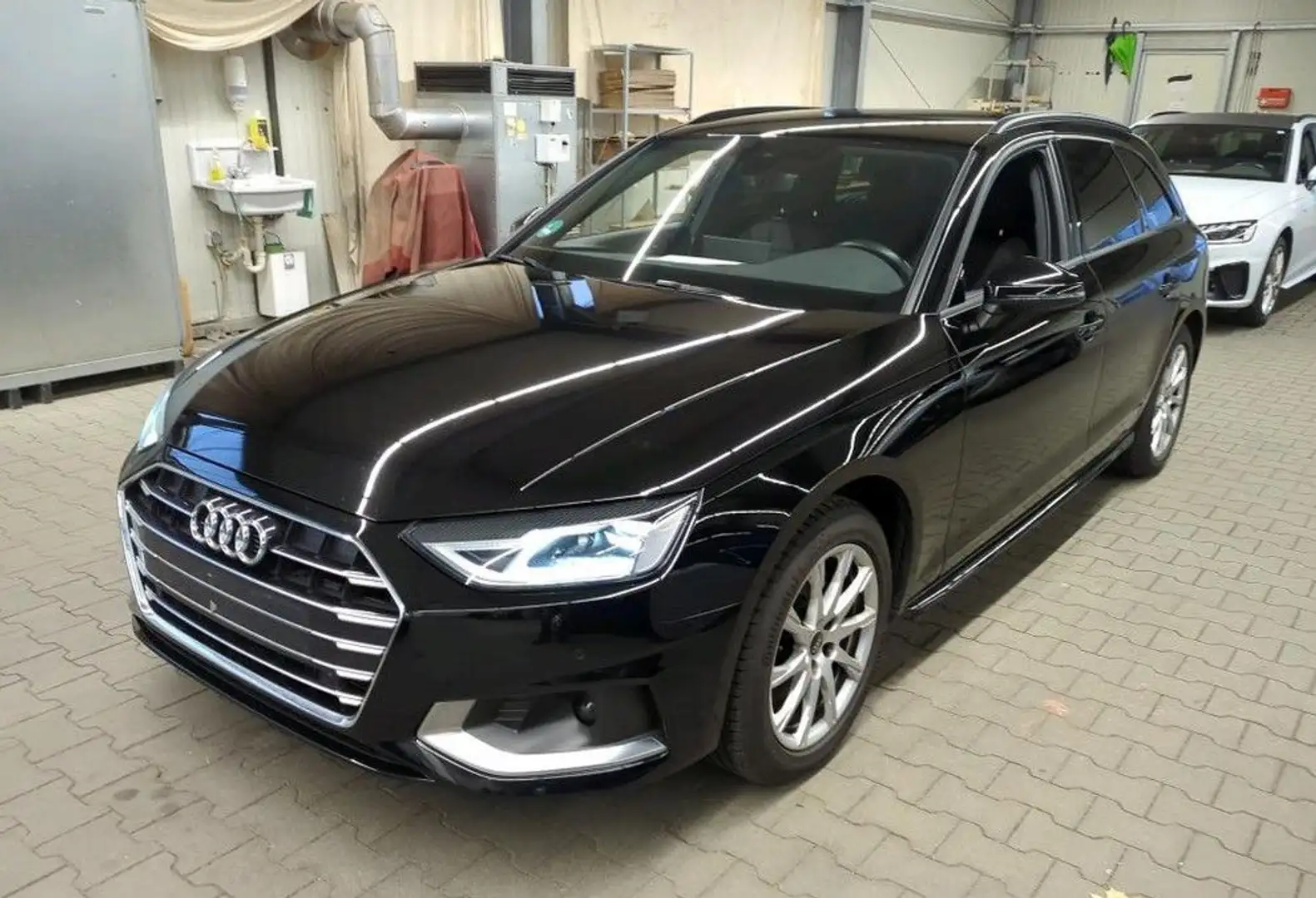 Audi A4 Avant 30 TDI Stronic LED Navi B&O Einparkh. Schwarz - 1