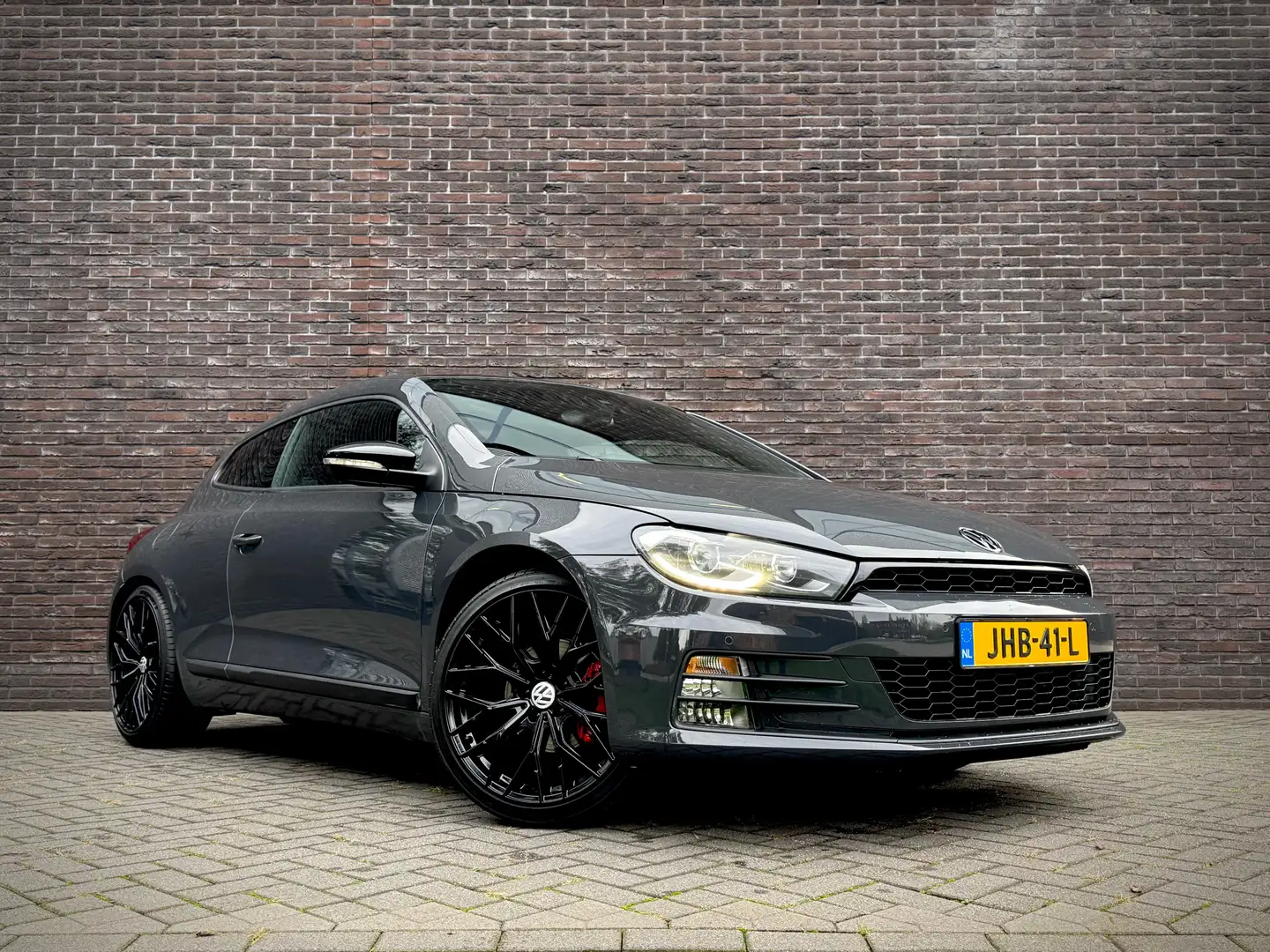 Volkswagen Scirocco 1.4 TSI / SPORTIEF UITGEVOERD / APPLE CARPLAY / XE Grau - 2