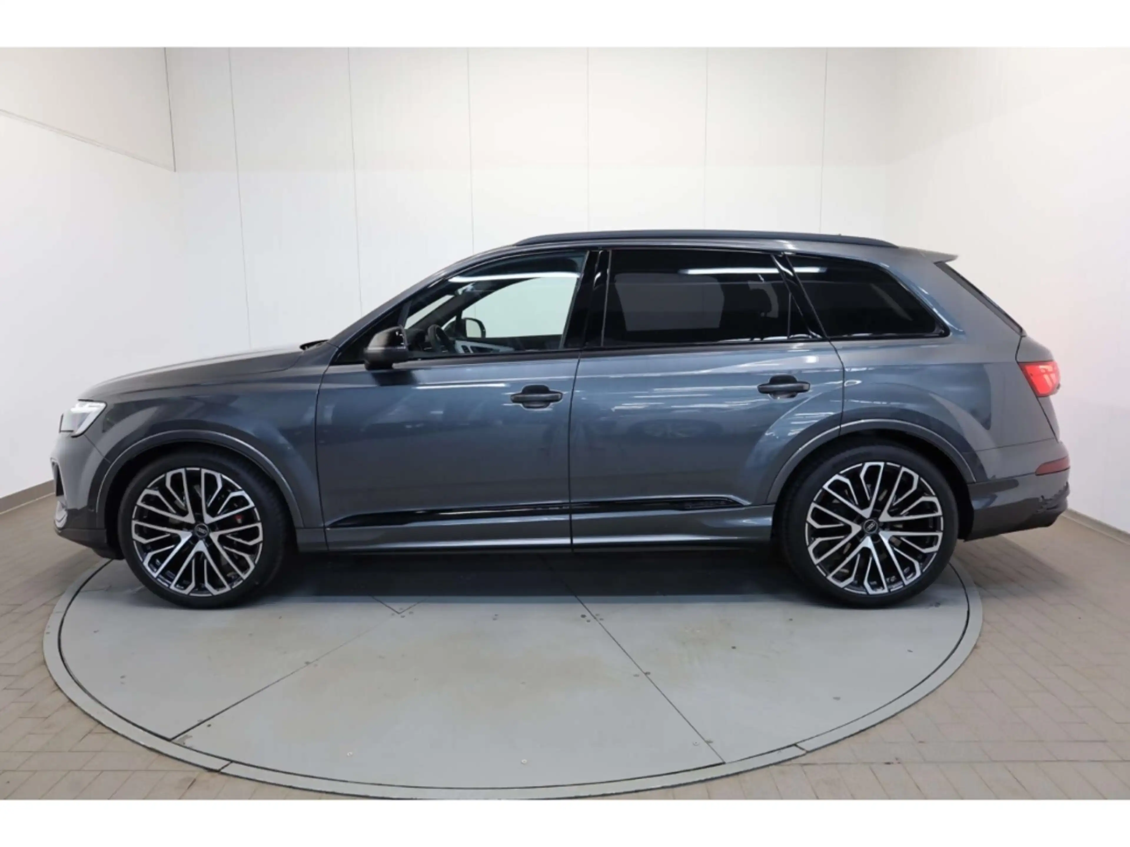 Audi SQ7 TFSI quattro 7Sitze/AHK/P-Dach/360/22''/HUD — photo 5