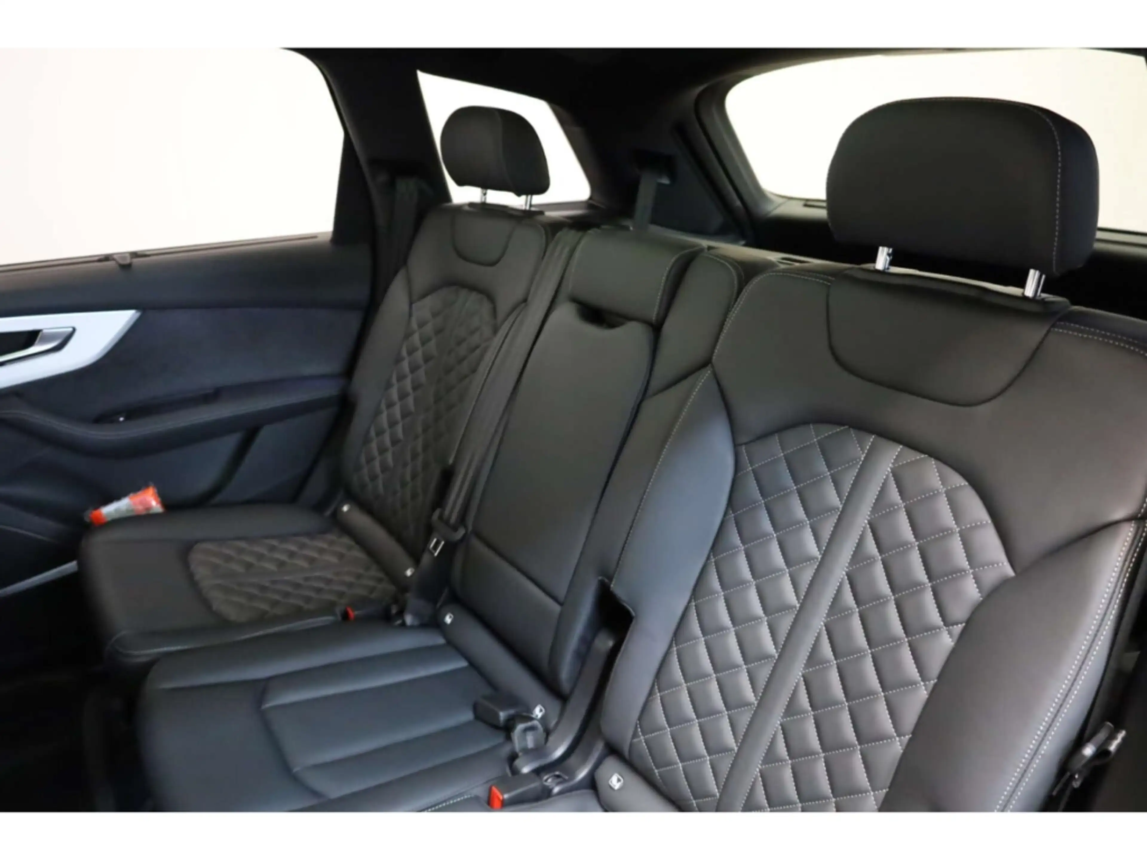 Audi SQ7 TFSI quattro 7Sitze/AHK/P-Dach/360/22''/HUD — photo 11