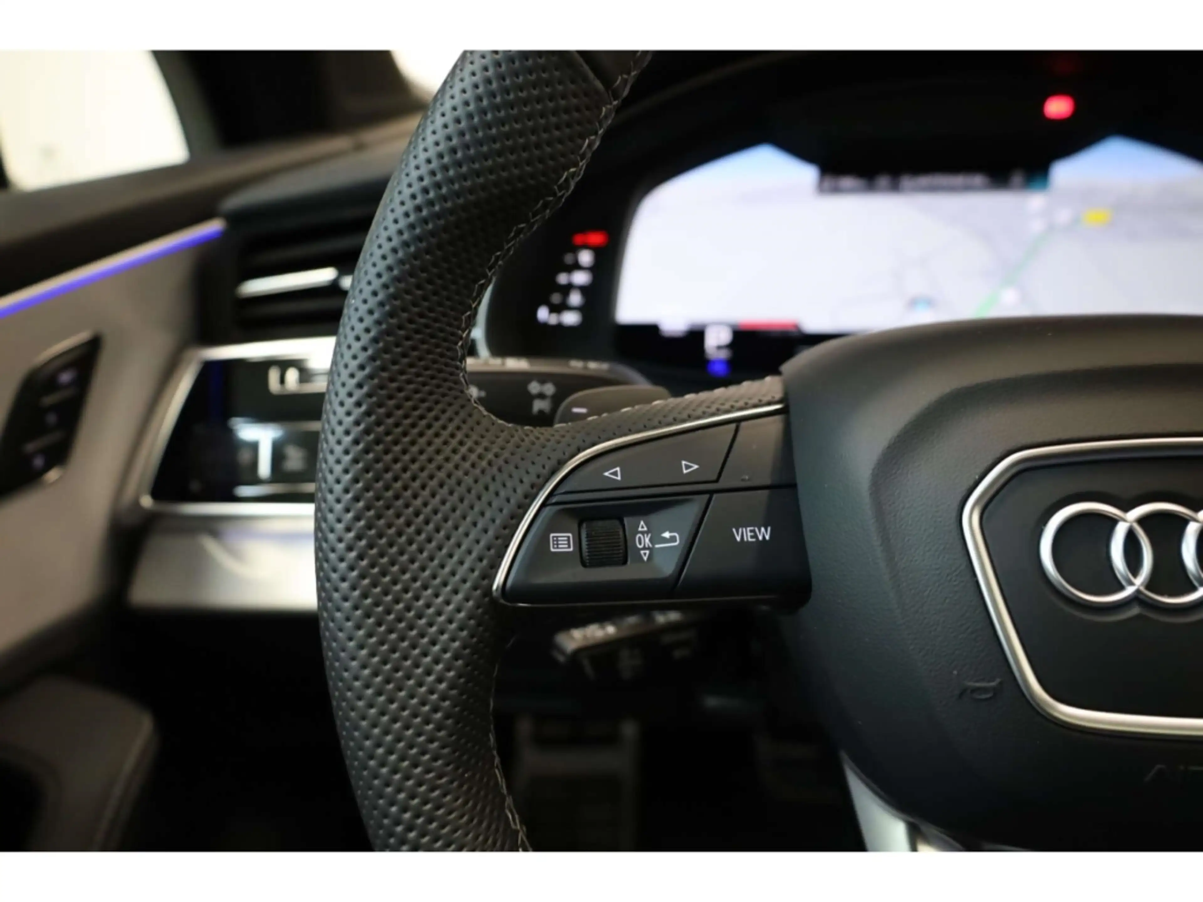 Audi SQ7 TFSI quattro 7Sitze/AHK/P-Dach/360/22''/HUD — photo 15