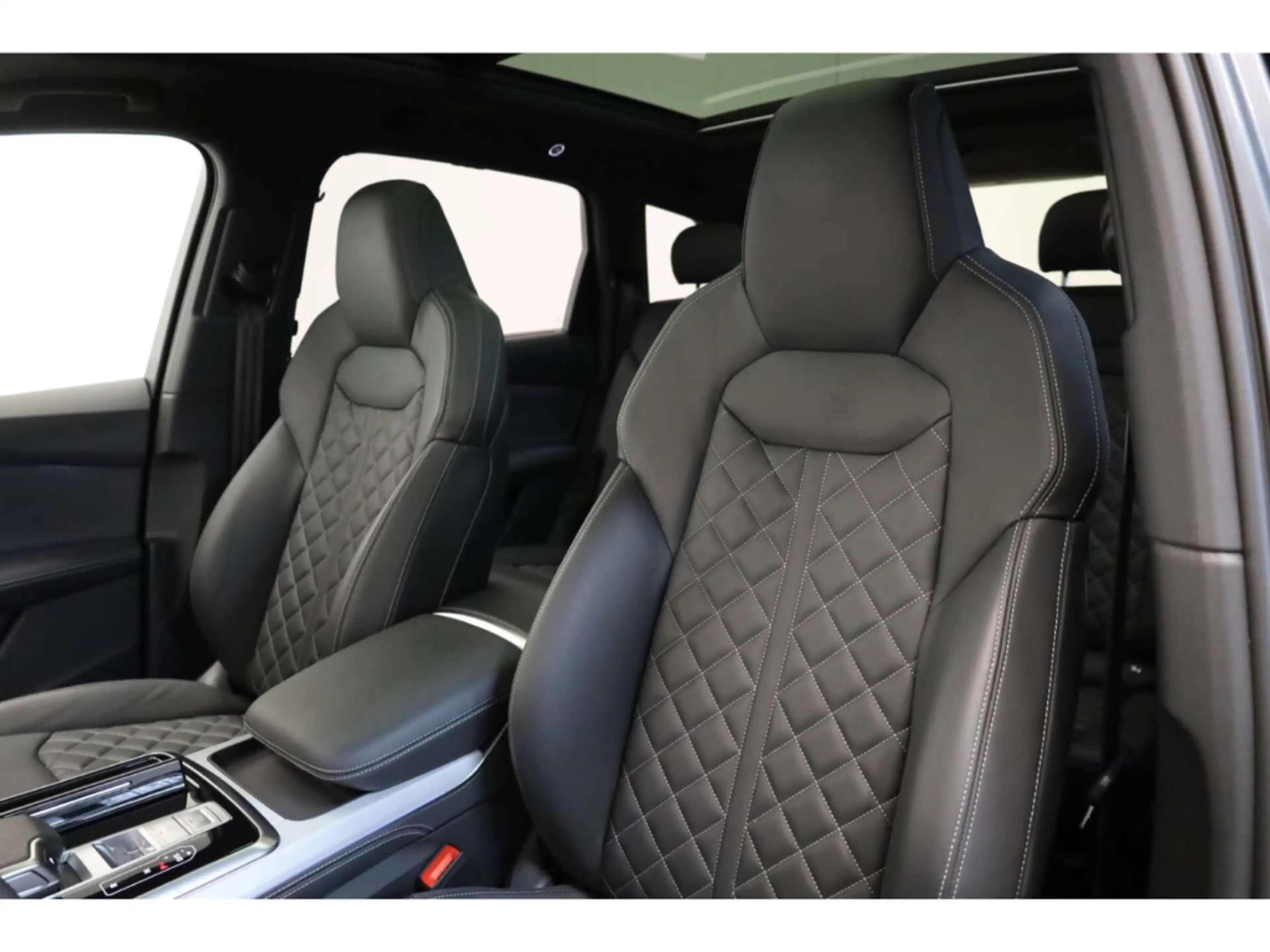 Audi SQ7 TFSI quattro 7Sitze/AHK/P-Dach/360/22''/HUD — photo 10