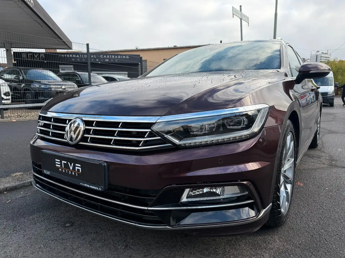 Volkswagen Passat 2.0 TDI Variant 4Motion | R LINE Rouge - 2