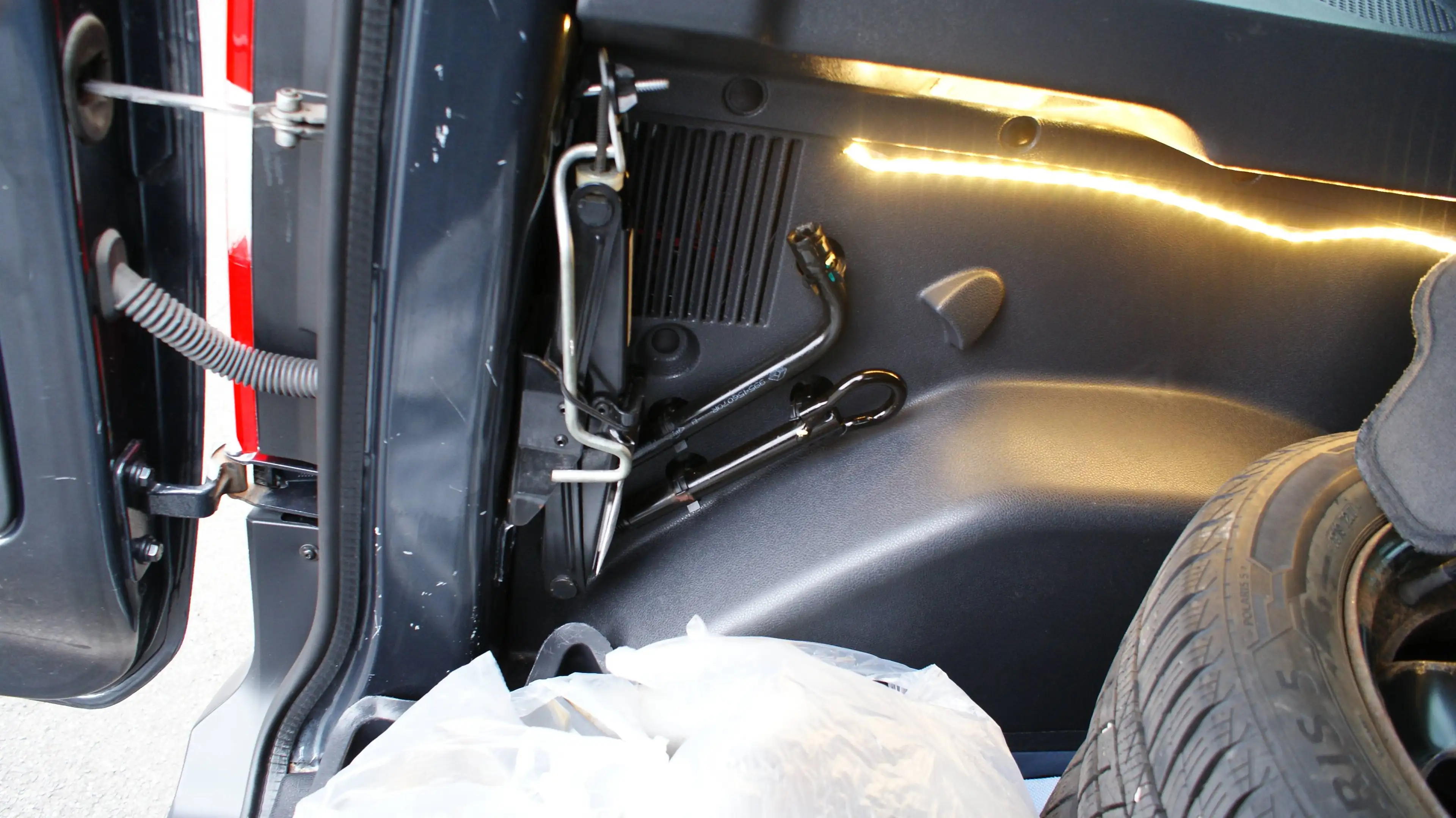 Dacia Dokker Stepway Plus 130 PS Navi Kamera Winterräder — photo 12