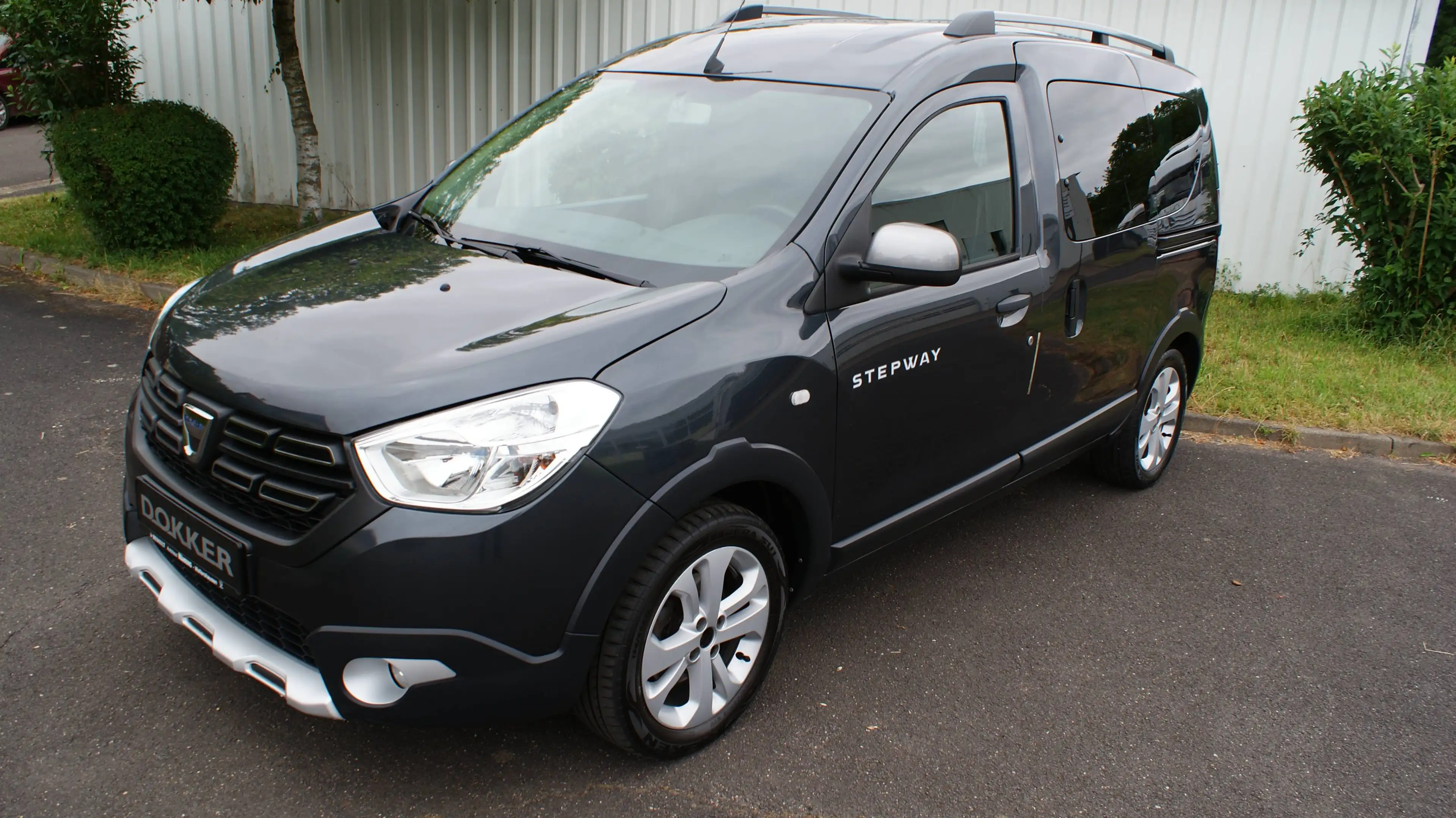 Dacia Dokker Stepway Plus 130 PS Navi Kamera Winterräder — photo 3