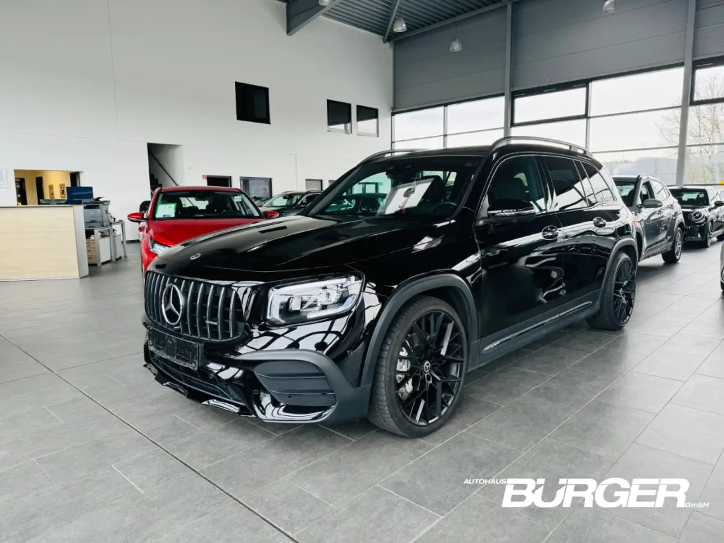 Mercedes-Benz GLB 35 AMG 4Matic Pano 360° StandHZG 21 Zoll ACC Keyless crna - 2