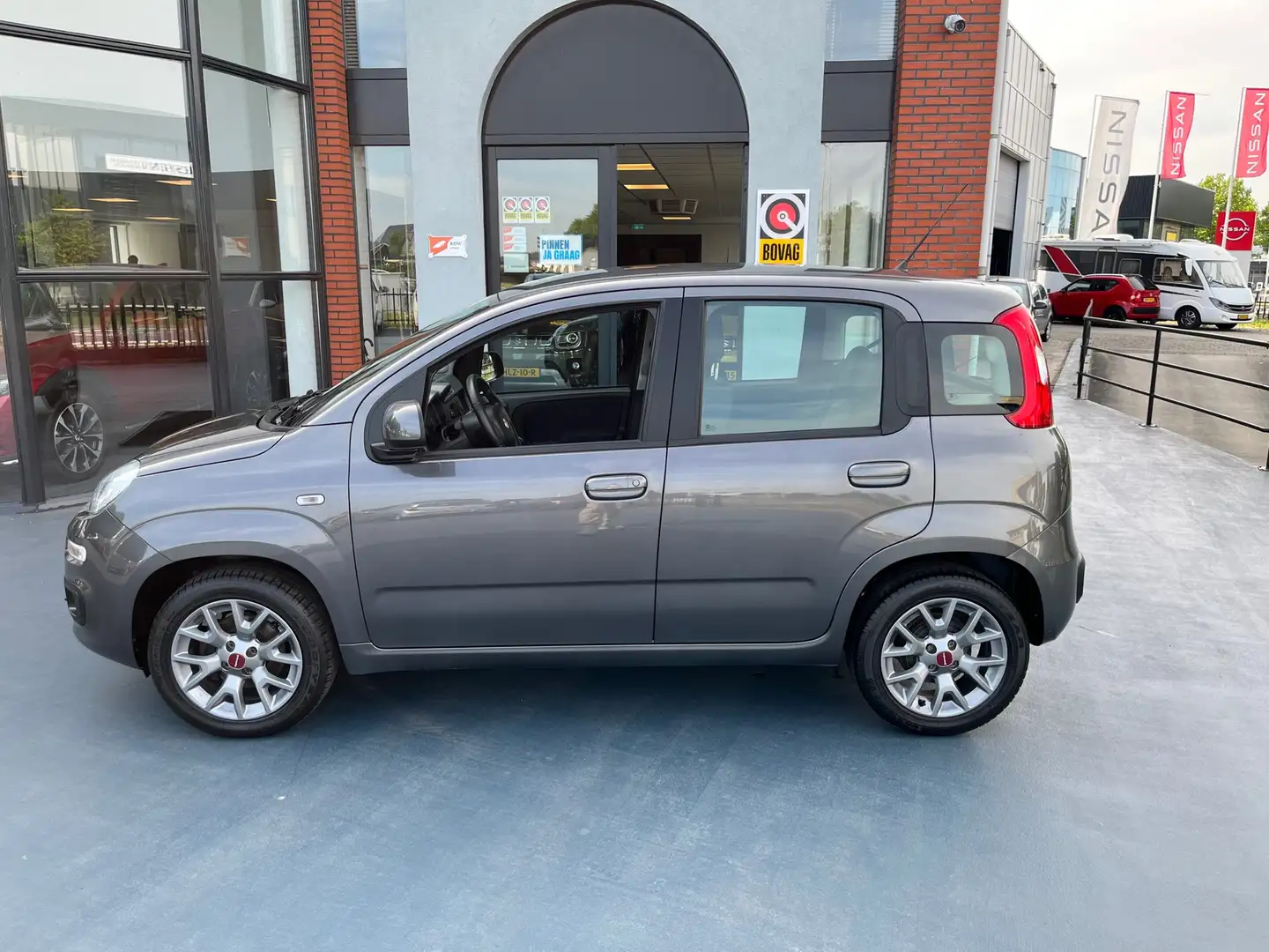 Fiat Panda 1.2 Lounge LMV AIRCO RADIO Gris - 2