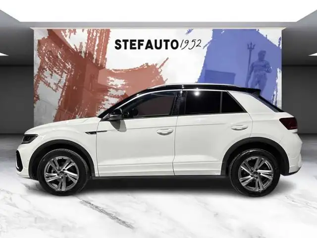Volkswagen T-Roc view 4