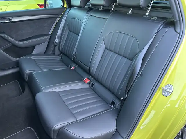 Skoda Superb view 12