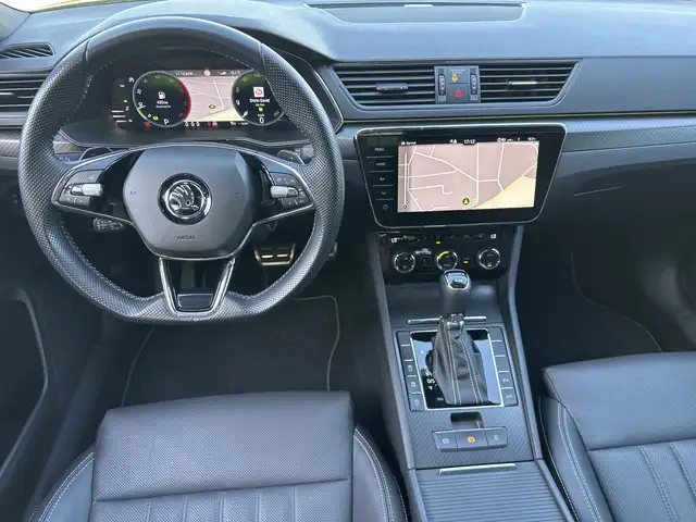 Skoda Superb view 13