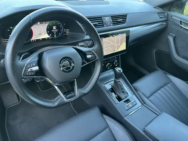 Skoda Superb view 9