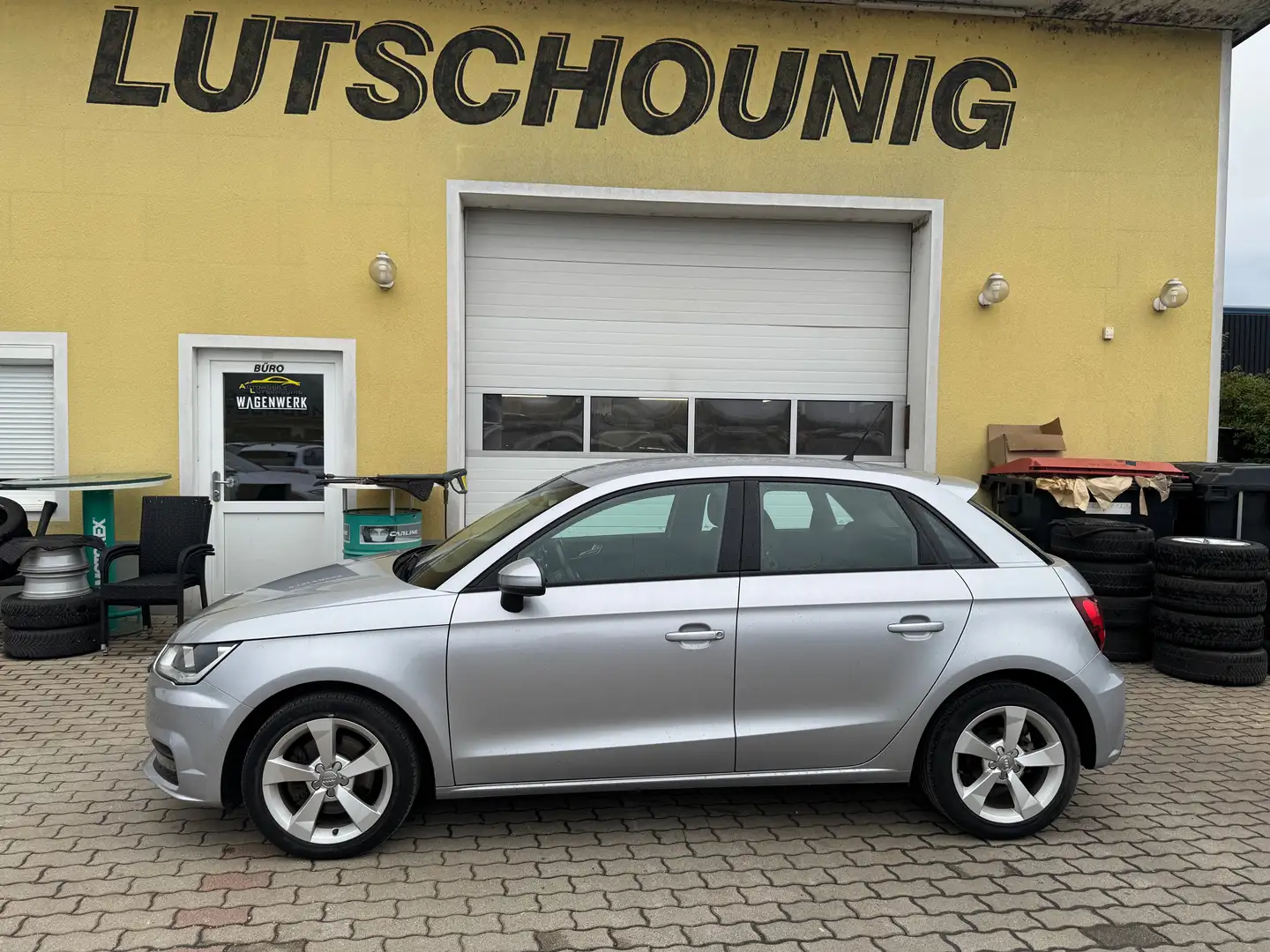 Audi A1 Sportback TDI Sportline Silber - 2