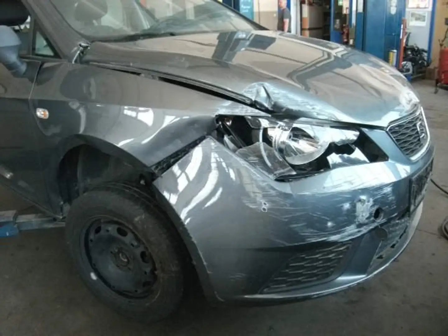 SEAT Ibiza Chili 1,2 Gris - 1