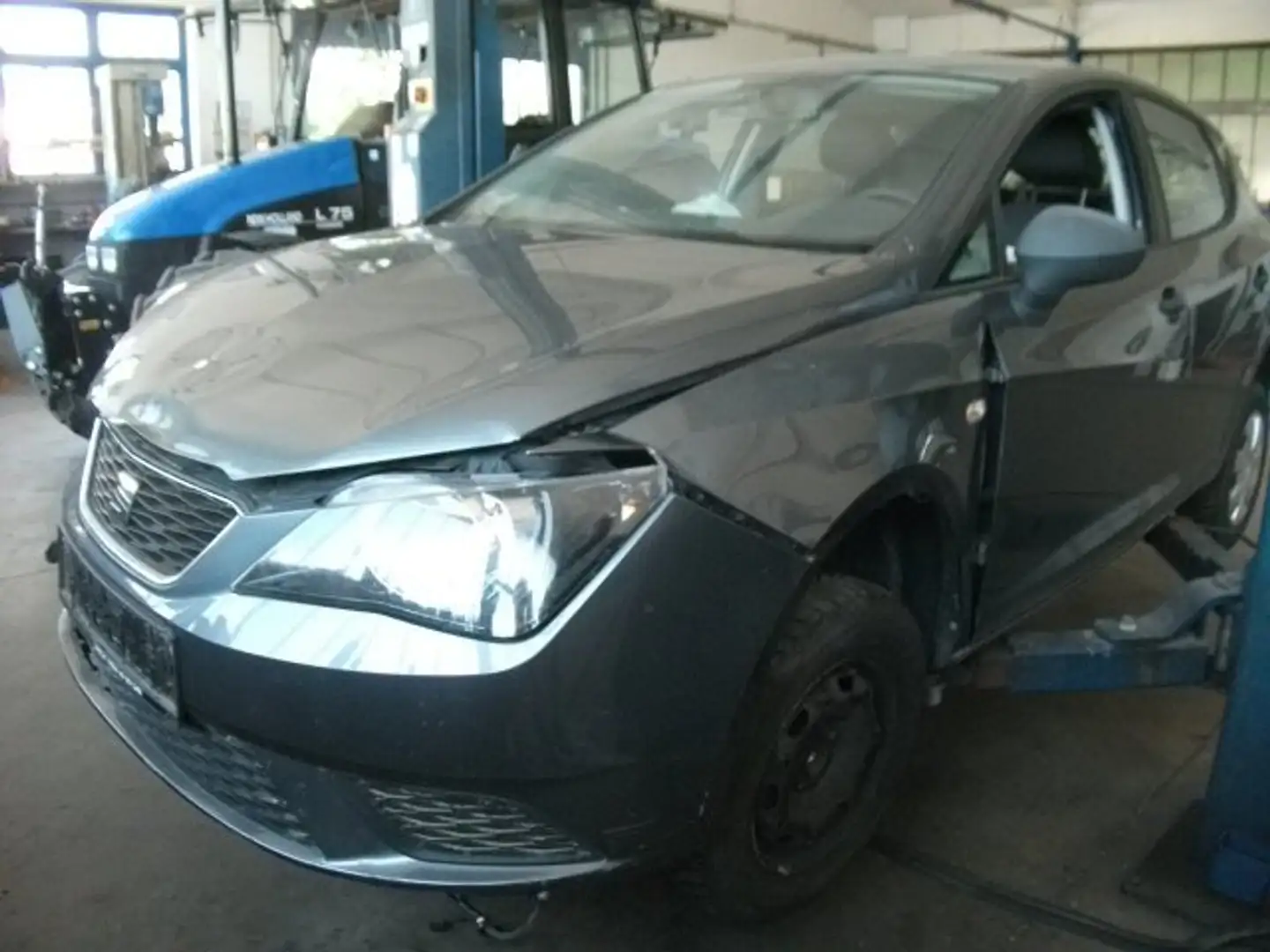 SEAT Ibiza Chili 1,2 Gris - 2
