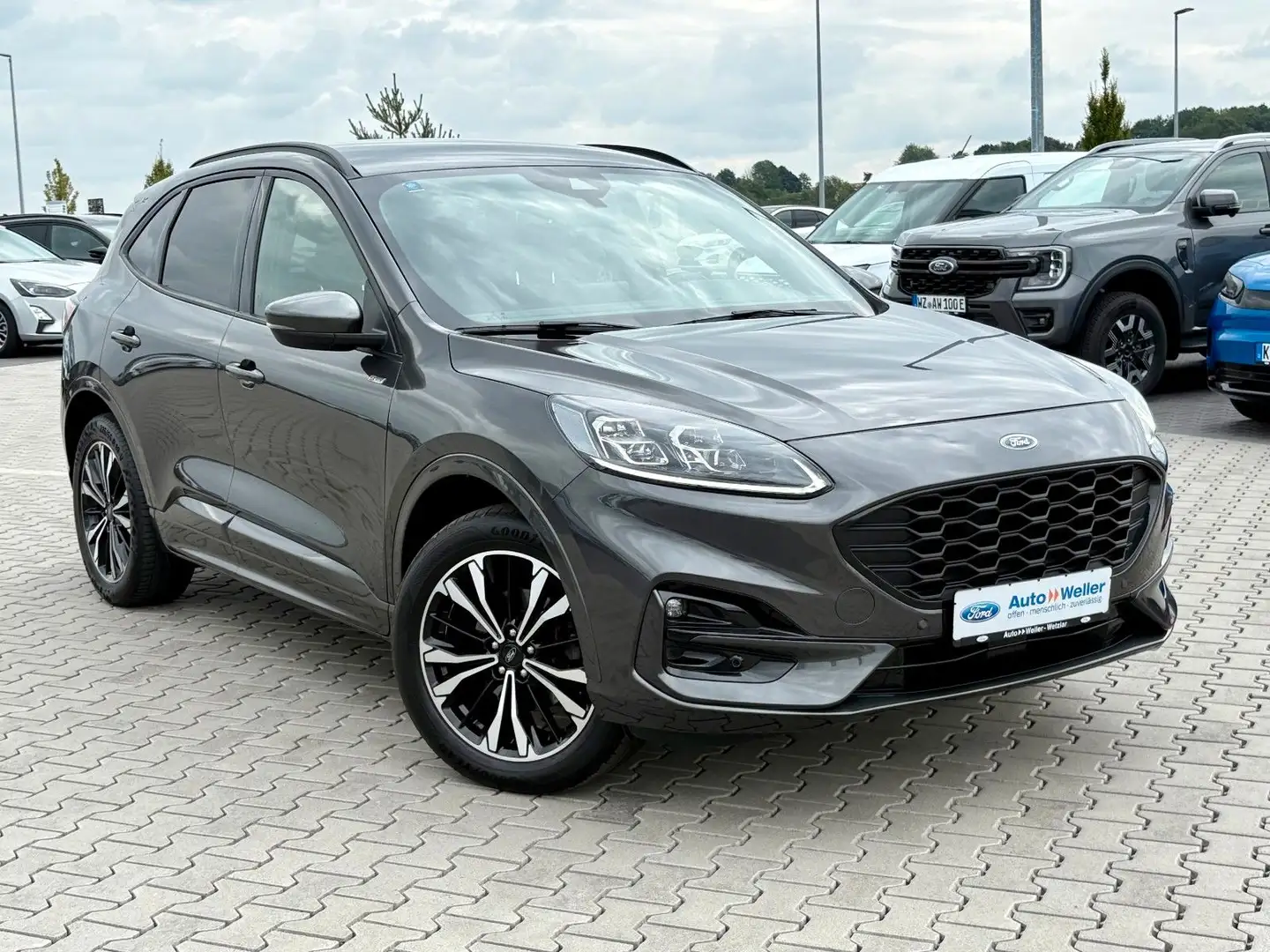 Ford Kuga Plug-In Hybrid ST-Line X AHK 19-Zoll LED Gris - 2