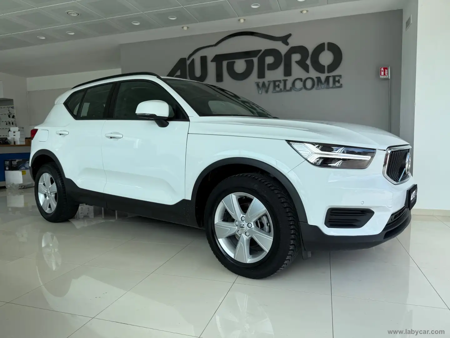 Volvo XC40 D3 Geartronic Bianco - 2