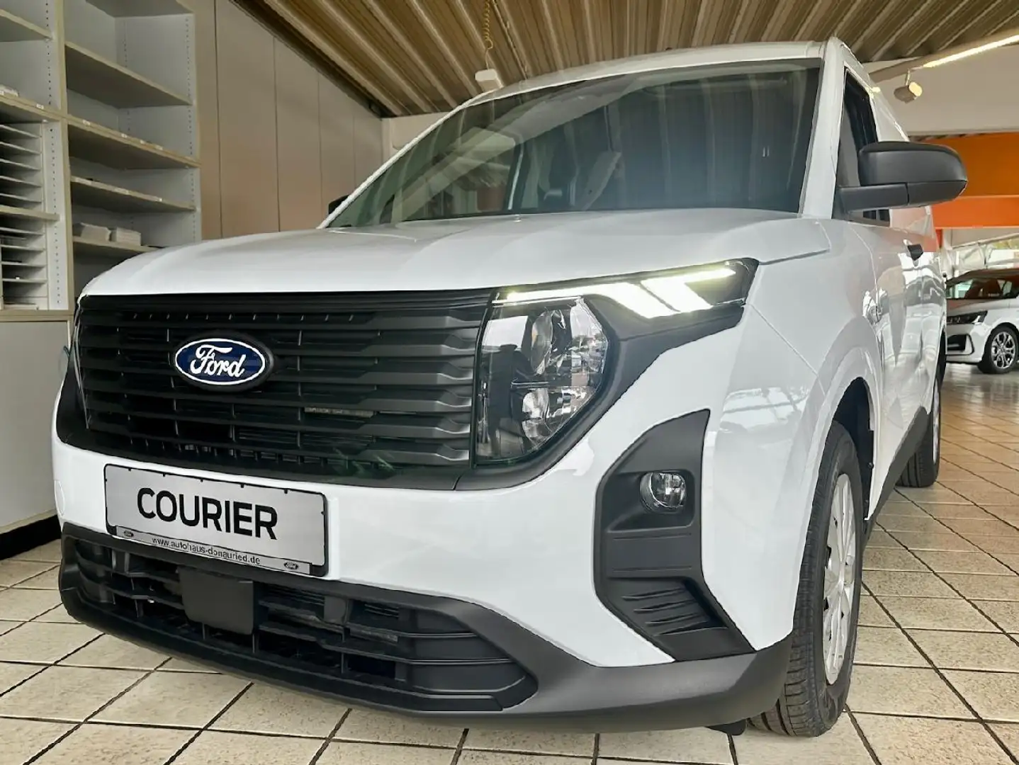 Ford Transit Courier Trend Blanco - 1