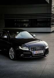 Coupé 4,2 FSI V8 quattro Aut.