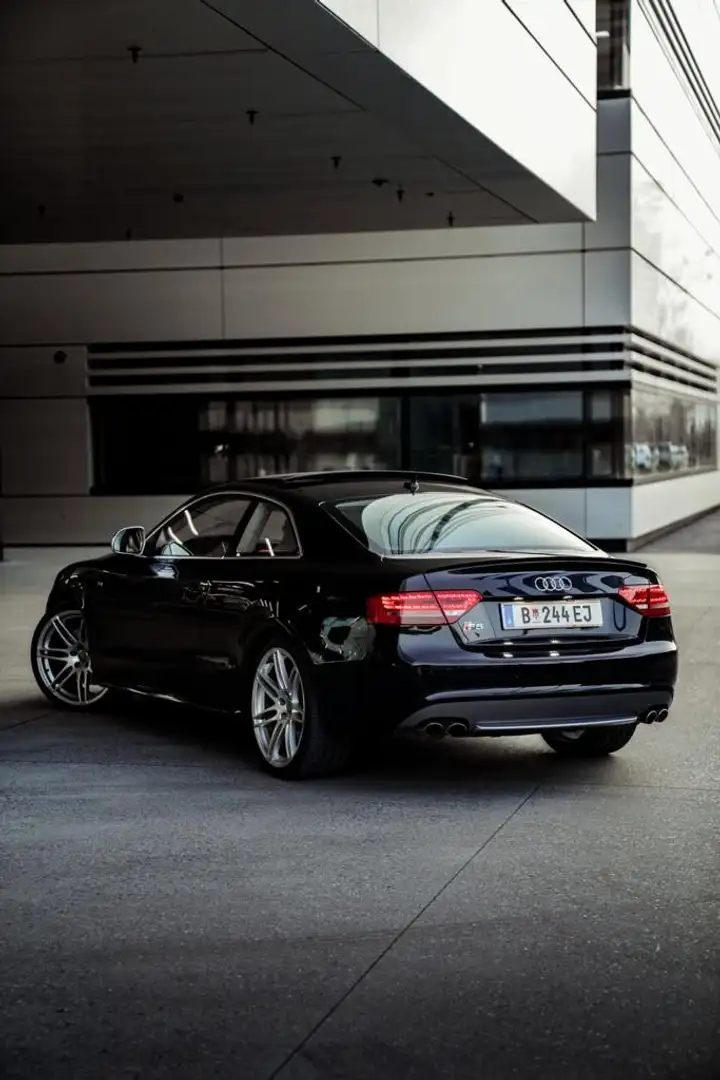 Audi S5 Coupé 4,2 FSI V8 quattro Aut. Zwart - 2