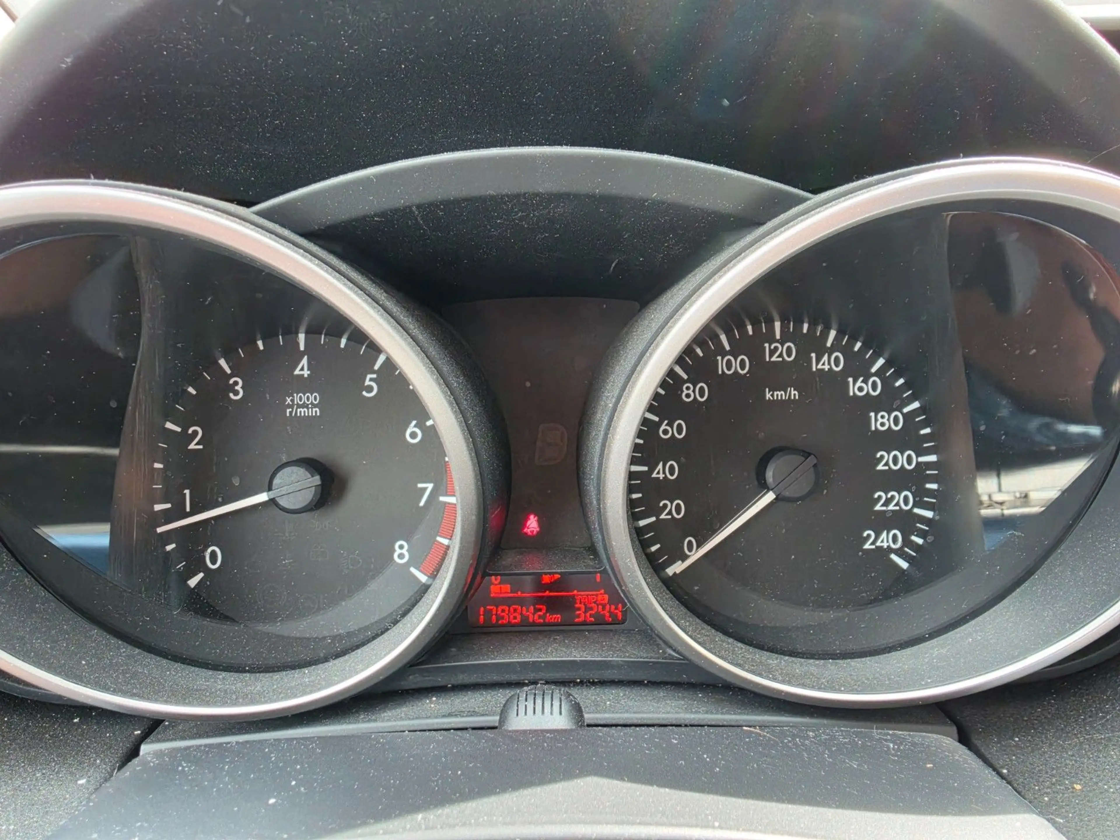 Mazda 5 Sendo AHK 7Sitzer Rückfahrkamera 8fach bereift — photo 18