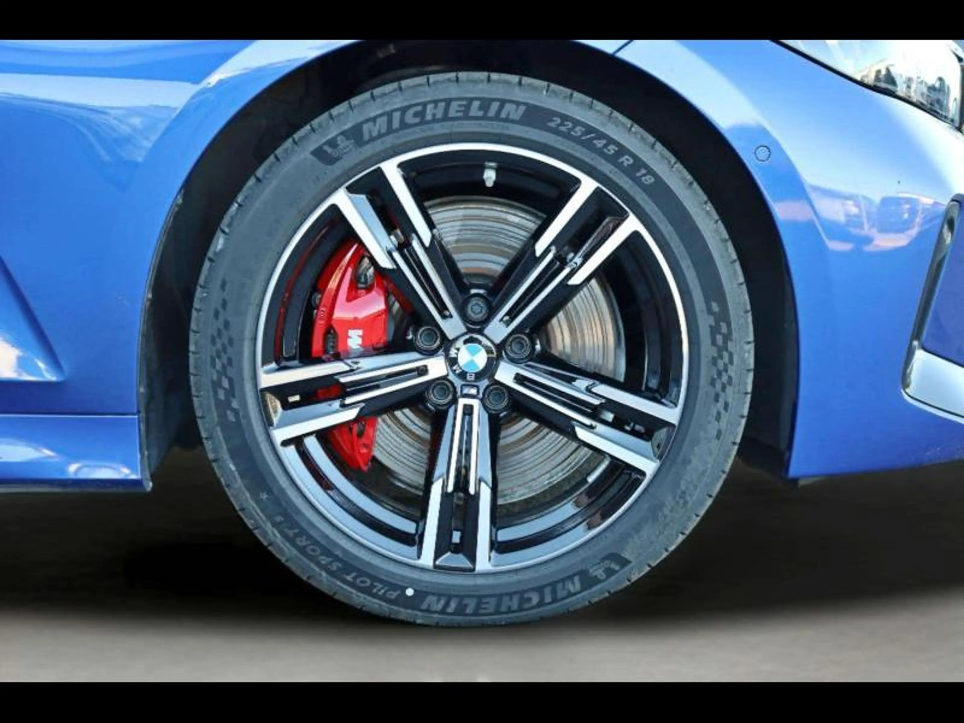 BMW 318 i Touring Kit M Sport — photo 9